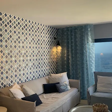 Monte Del Moro Lägenhet