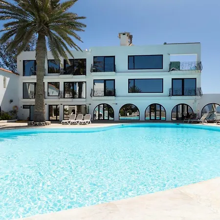 Monte Del Moro Lägenhet *